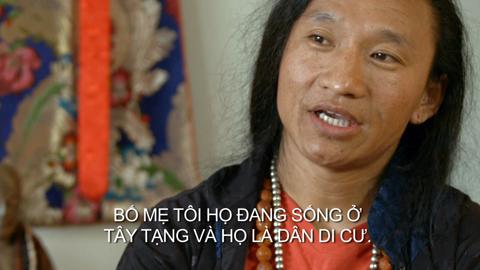 Amchok Gompo Dhondup - Tibetan musician and filmmaker (Vietnamese) Amchok Gompo Dhondup - Tibetan musician and filmmaker (Vietnamese)