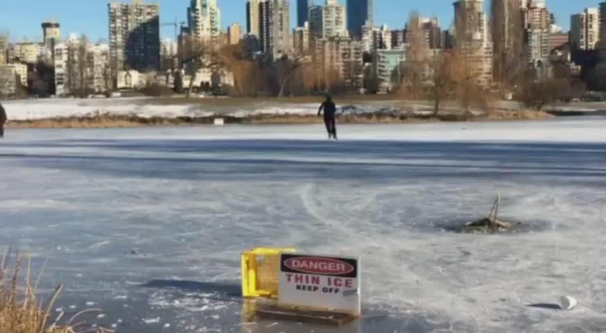 冰雪下溫市關閉多個運動場 溫東一湖面可溜冰 - JAN 5, 2017 (BC)