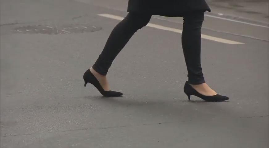 綠黨擬禁止僱主規定女待應穿高跟鞋 - MAR 14, 2017 (BC)