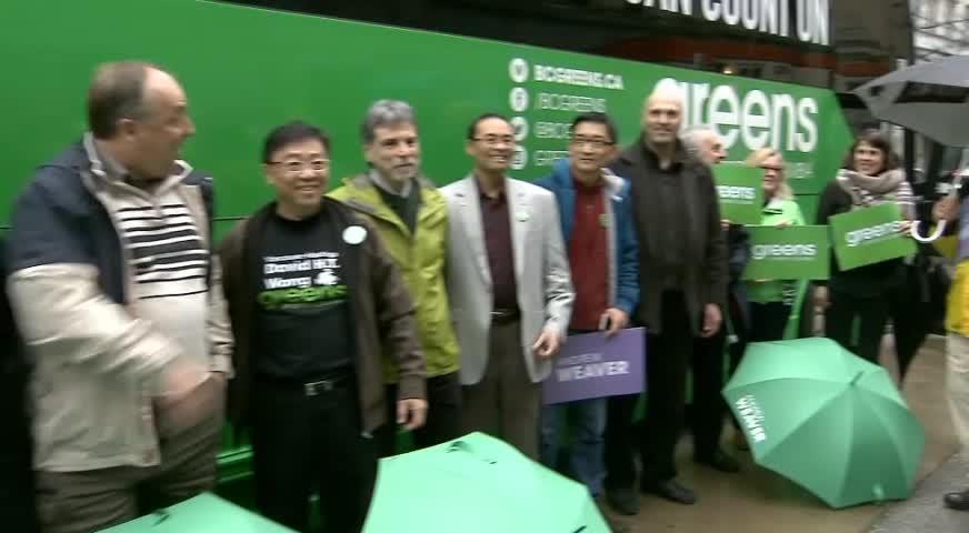 卑詩綠黨首次推出大型競選巴士- APRIL 7, 2017 (BC)