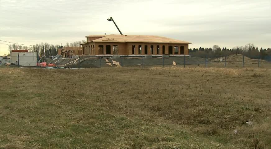 列治文通過限制農地房屋大小 - MAY 18, 2017 (B.C.)