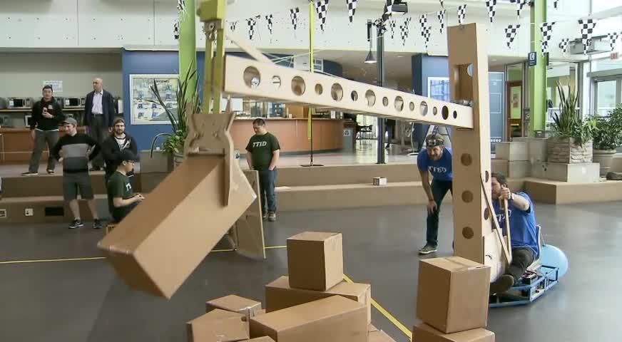 本地學生自製起重機作賽 - MAY 18, 2017 (B.C.)