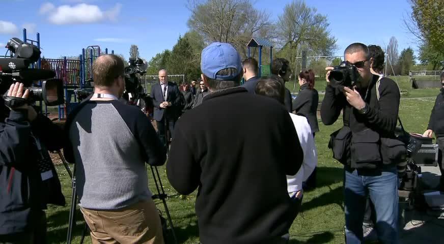 男子新民主黨活動中叫嚷 - MAY 1, 2017 (B.C.)