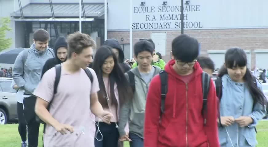 列治文中學接到恐嚇信息, 警方拘捕一名少年疑犯-May 31, 2017 (BC)