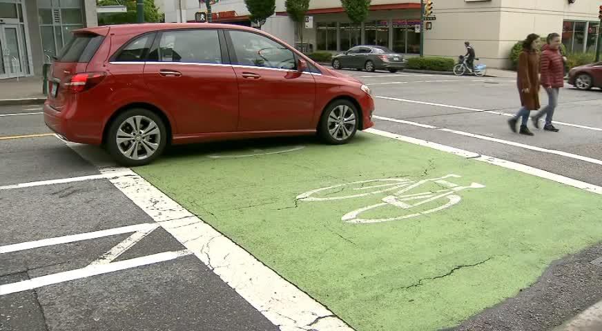 男女結伴踏單車相撞一重傷 - MAY 31, 2017 (B.C.)