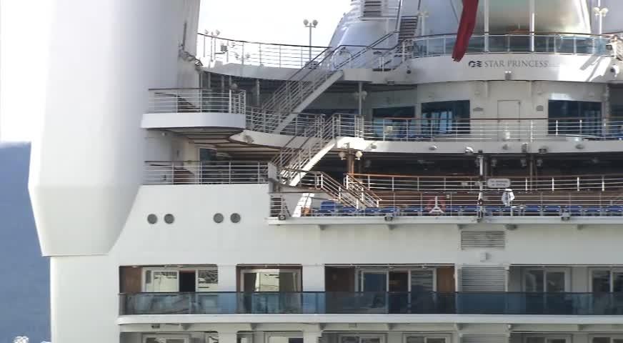 維多利亞長周末多郵輪抵溫, 大量遊客湧入-May 17, 2017 (BC)