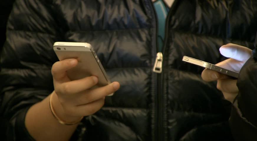 限制手機公司收額外費用 - JUNE 16, 2017 (B.C.)