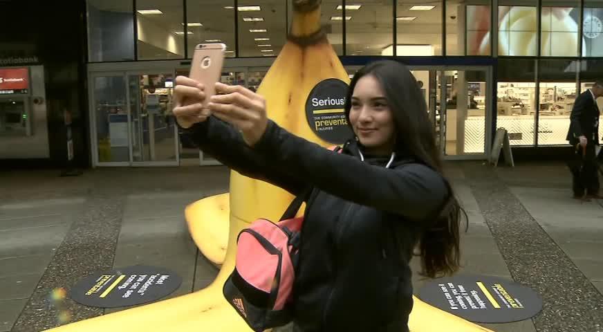 溫市中心出現巨蕉皮 - JUNE 2, 2017 (B.C.)