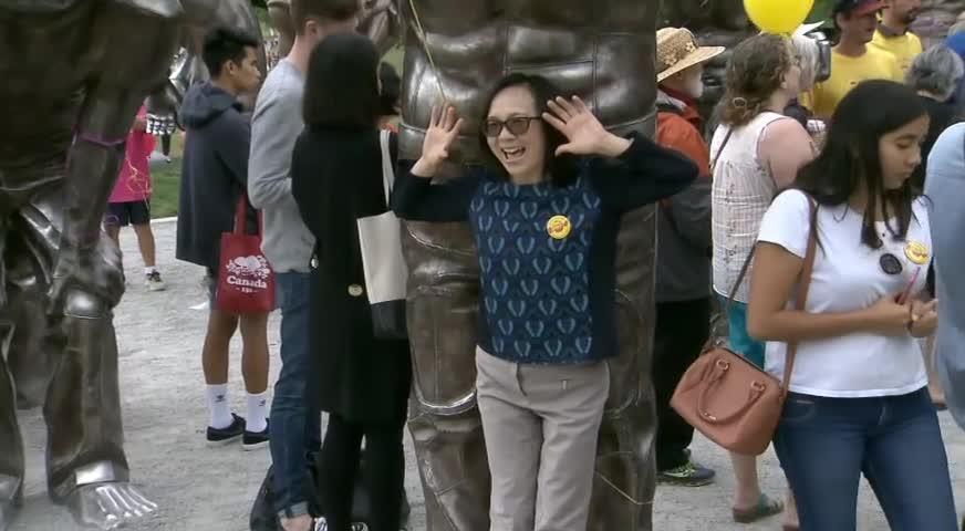 温哥华将每年7月13日定为大笑日-ul14,2017(BC)