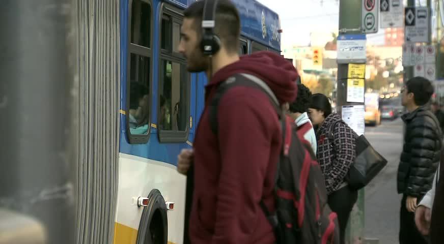 Translink去年总载客量创新高-JUL 27, 2017 (BC)