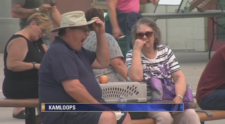 BC省山火难受控 一万多人撤离家园-JUL11,2017(BC)