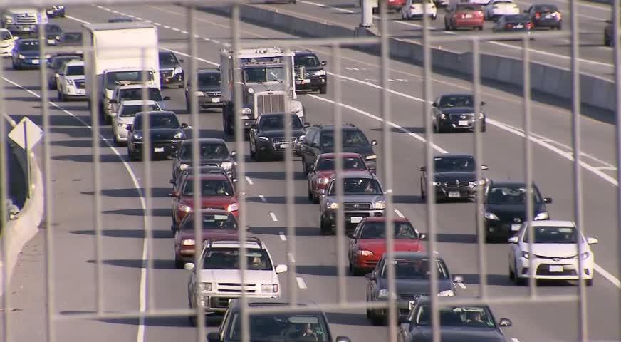 民调：大部分驾驶者承认自己有驾驶坏习惯-AUG 15, 2017 (BC)