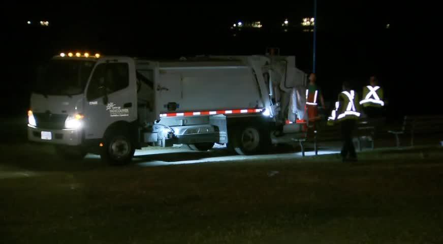 煙花匯演過後, 大量垃圾待清理 2017AUG03(BC)