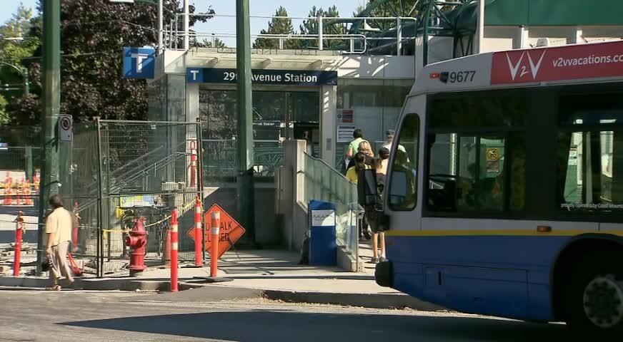 亚裔老翁被车撞，警察呼吁公众协助-AUG 25, 2017 (BC)