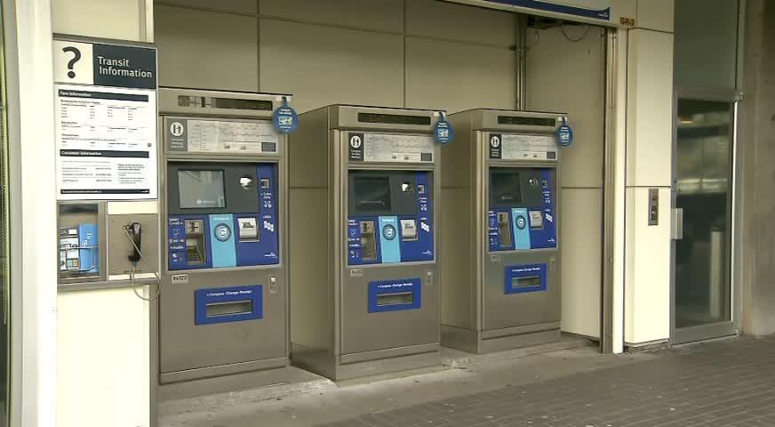 Compass智能卡拍卡总次数超过十亿次-AUG 25, 2017 (BC)