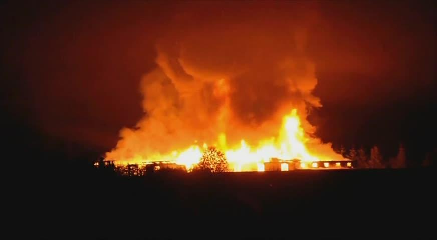 兰里大火，超30辆古董车被毁-OCT 26, 2017 (BC)