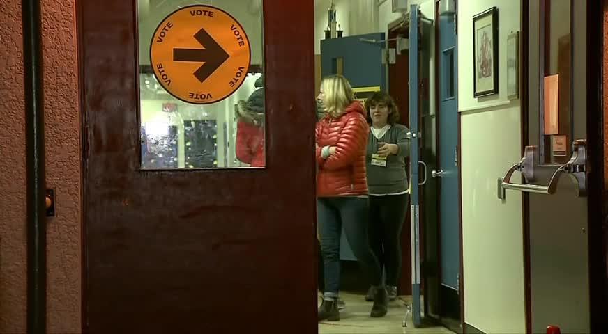 全国四选区国会议员补选，自由党赢三席-DEC 12, 2017 (BC)