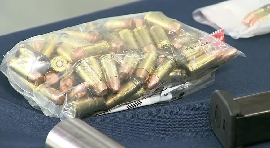 大温警方突击行动，打击帮派罪案-DEC 06, 2017 (BC)