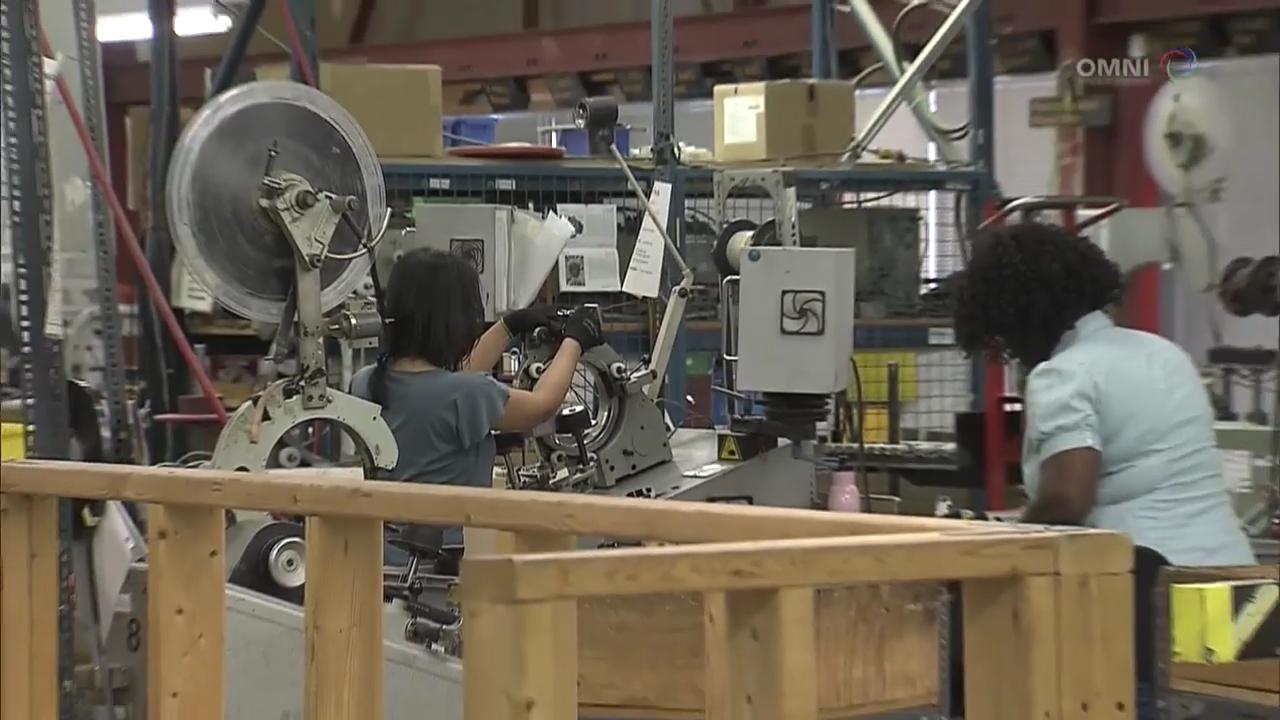 安省最低時薪增至14元-  JAN 02, 2018 (ON)