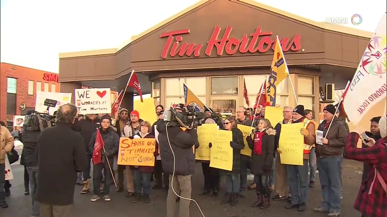 咖啡连锁店扣减员工福利遭抗议 – Jan 10, 2018 (ON)