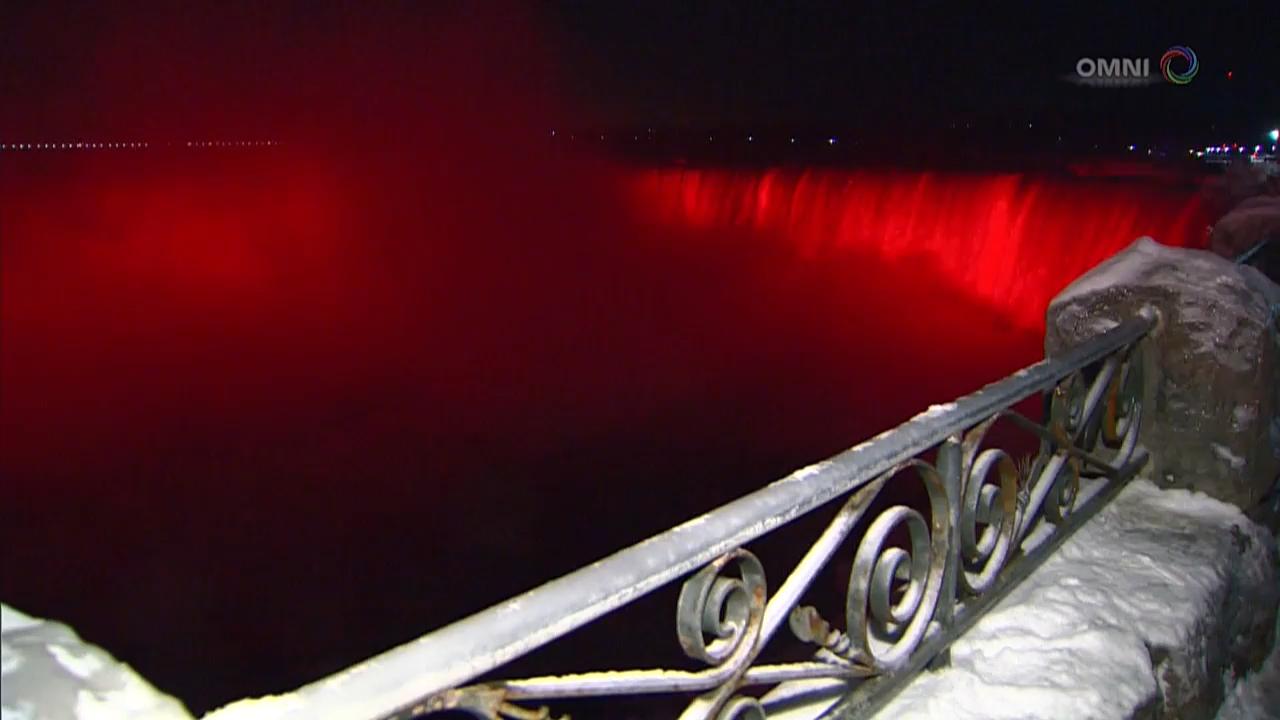 尼亞加拉大瀑布亮紅燈- Feb 9 , 2018 (ON)