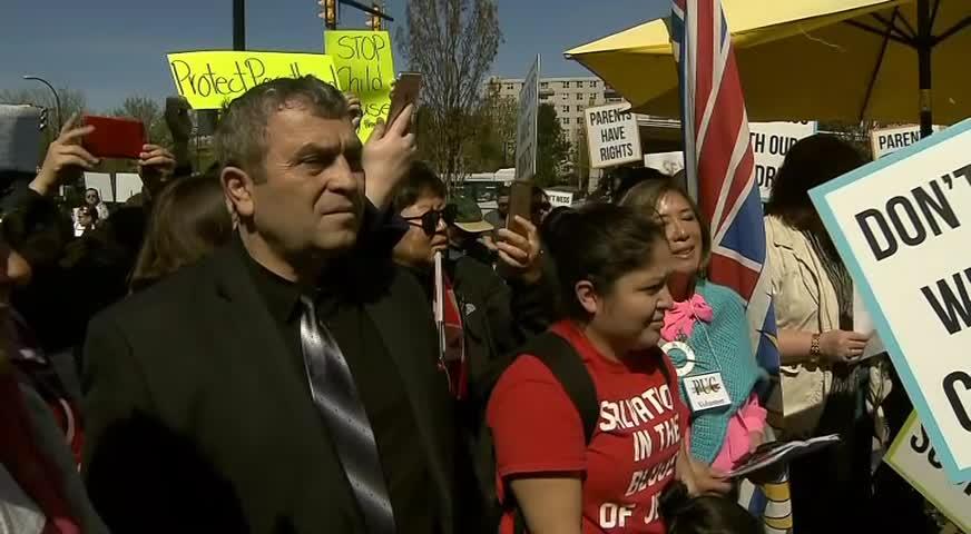 教育厅推性取向及性别认同政策 正反方教联门外集会 -APR 23, 2018 (BC)