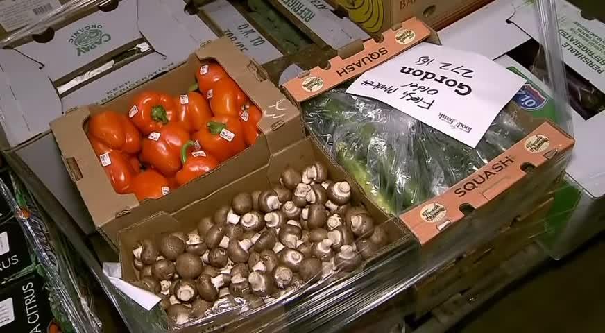 大温食物银行获沃儿玛 捐赠100万-APR 19, 2018 (BC)