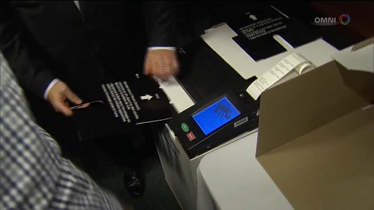 全省首次引用電子投票機 - May 18, 2018 (ON)