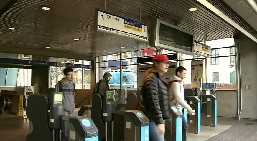 架空列车站22日起接受信用卡支付车资-MAY 18, 2018 (BC)