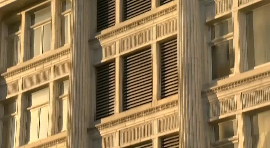 HUDSON'S BAY温市中心旗舰店出售给亚洲买家-MAY 07, 2018 (BC)