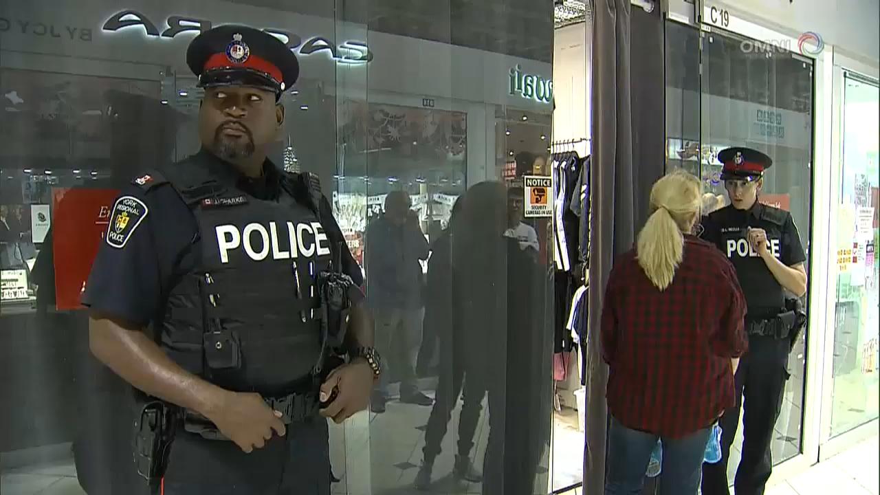 約克區警方在太古廣場突擊搜查冒牌貨 - June 27, 2018 (ON)