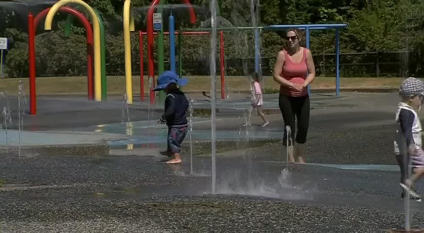 本省多個地區迎來熱浪 炎熱天氣或持續到星期四 (BC) - JUN 18, 2018