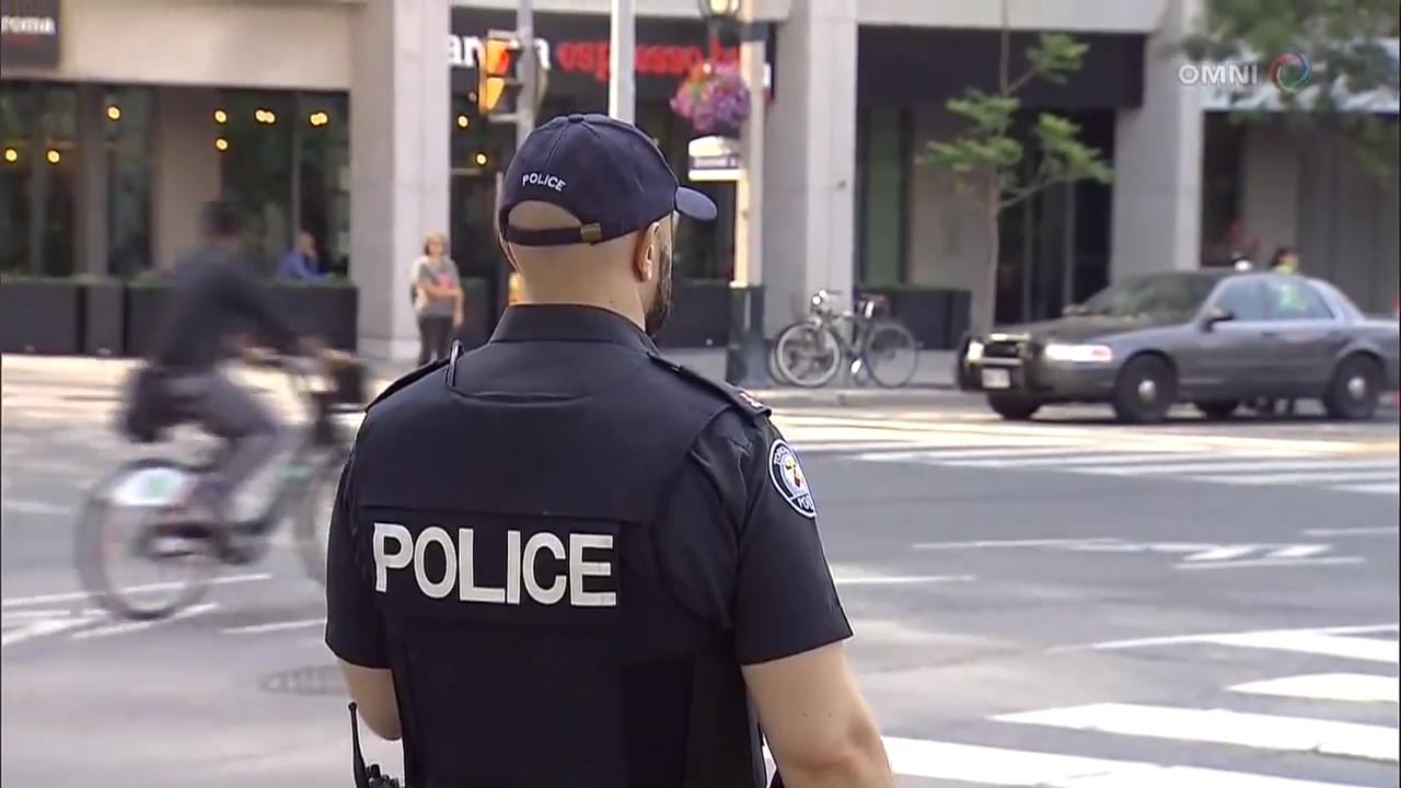 警方在多伦多市中心提高戒备 – Jul 12, 2018(ON)