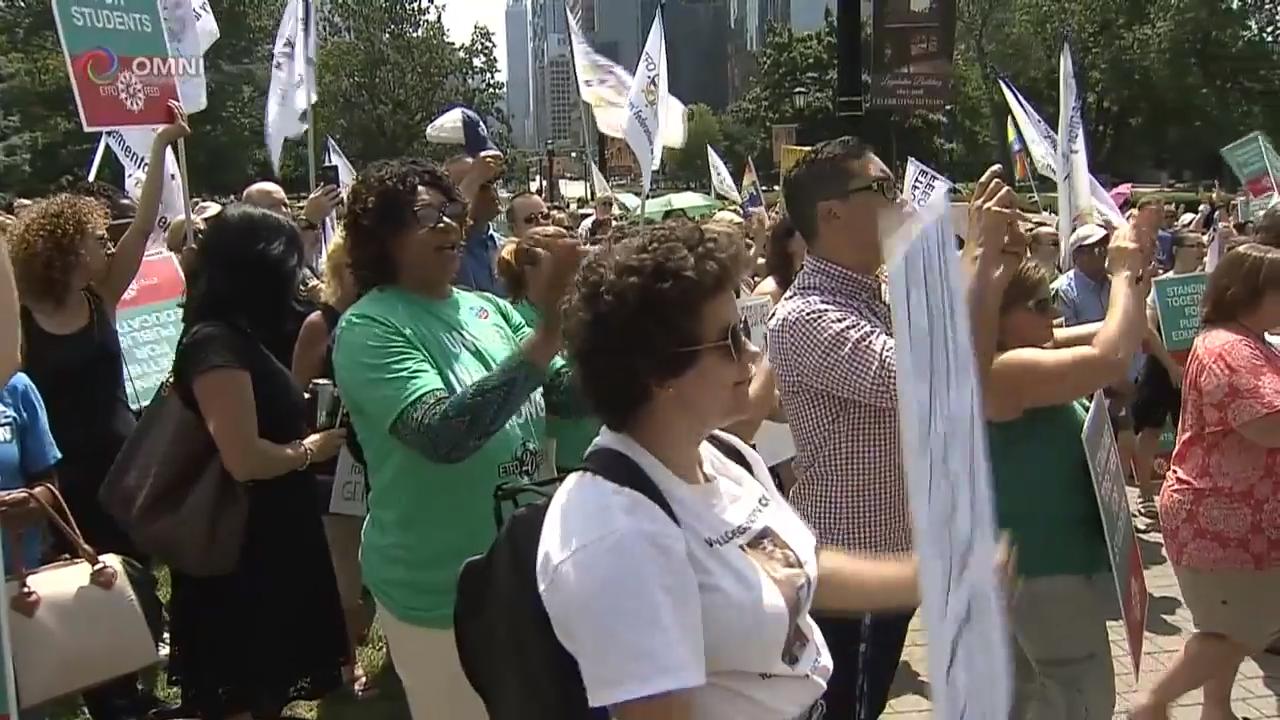 安省小学教师抗议省政府废除新版性教育大纲  – Aug 14, 2018(ON)