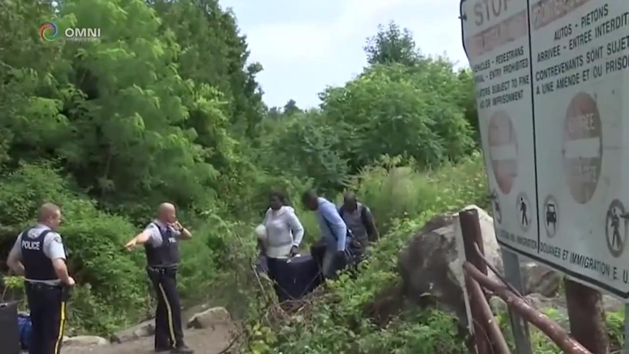 部分万锦市民要求和市府讨论难民安置问题  – Aug 1, 2018 (ON)