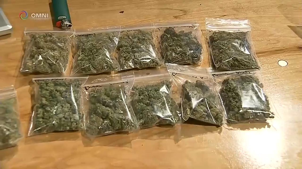 省府将立法允许设立私人大麻零售店  – Aug 13, 2018(ON)