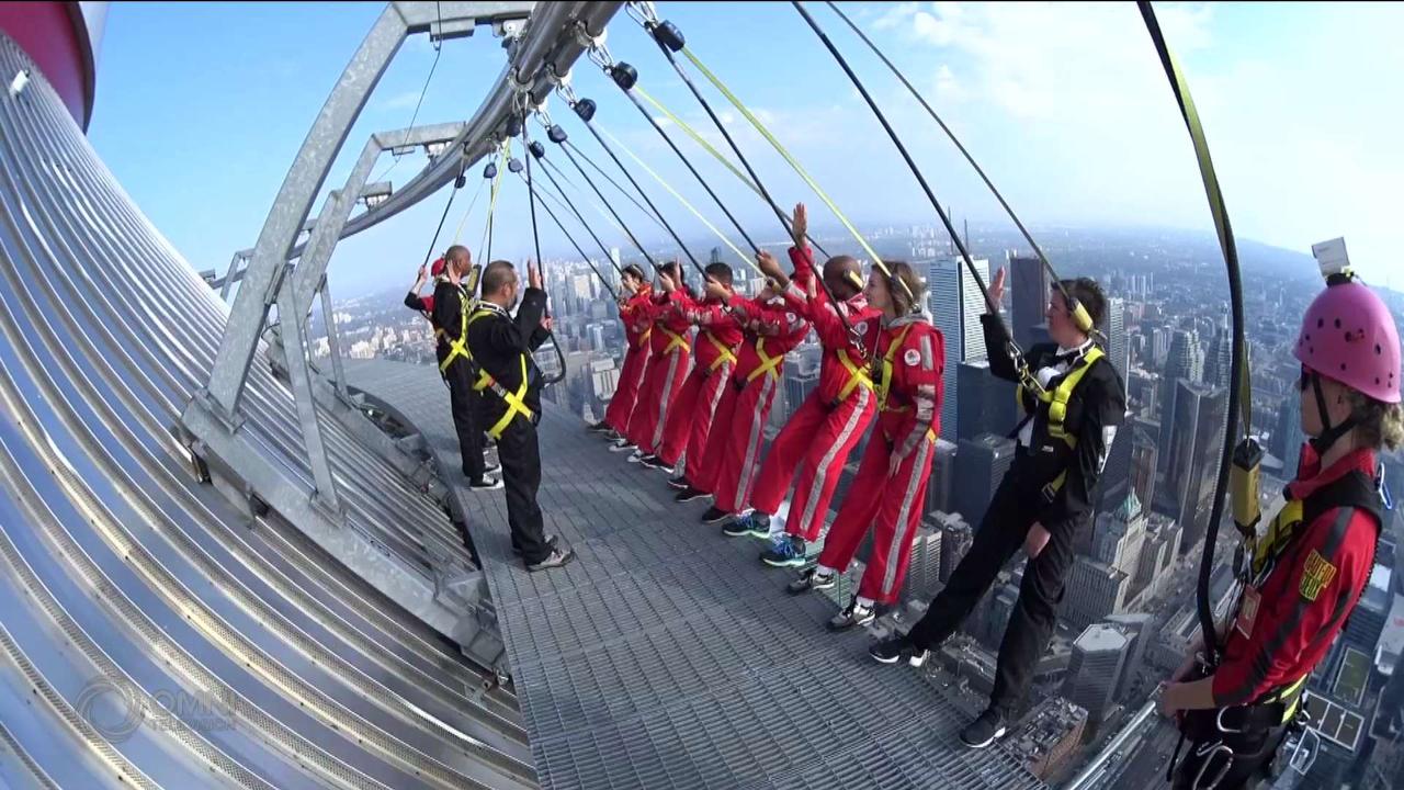 New Canadians sky-high on the CN tower
