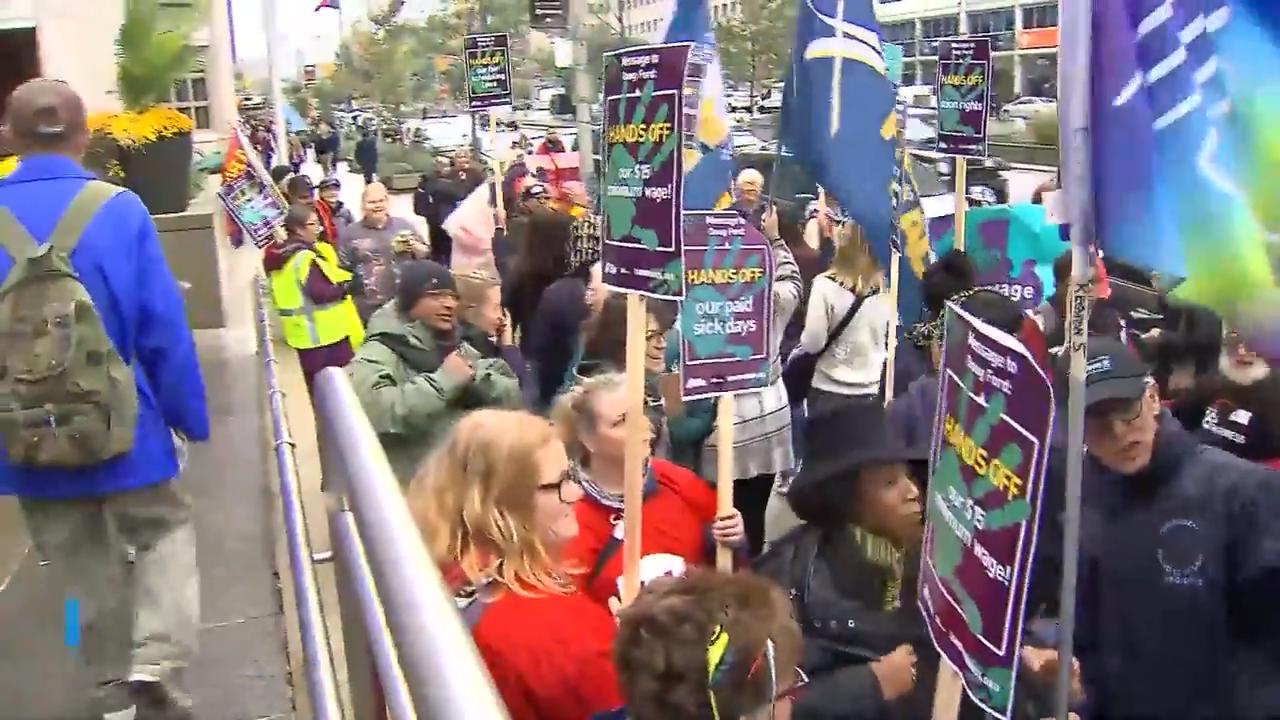 劳工团体抗议保守党政府推翻148号法案– Oct 15, 2018 (ON)