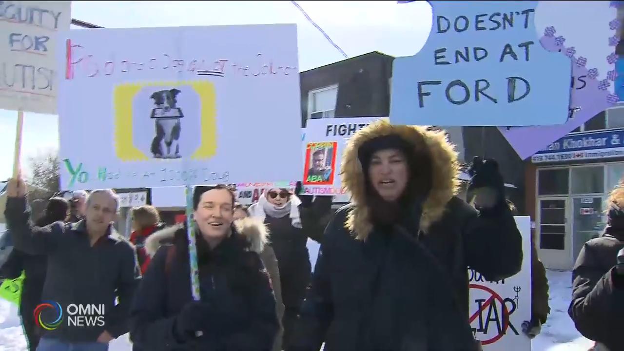 家長於省長辦事處外抗議自閉症措施 -- Mar 01, 2019 (ON)