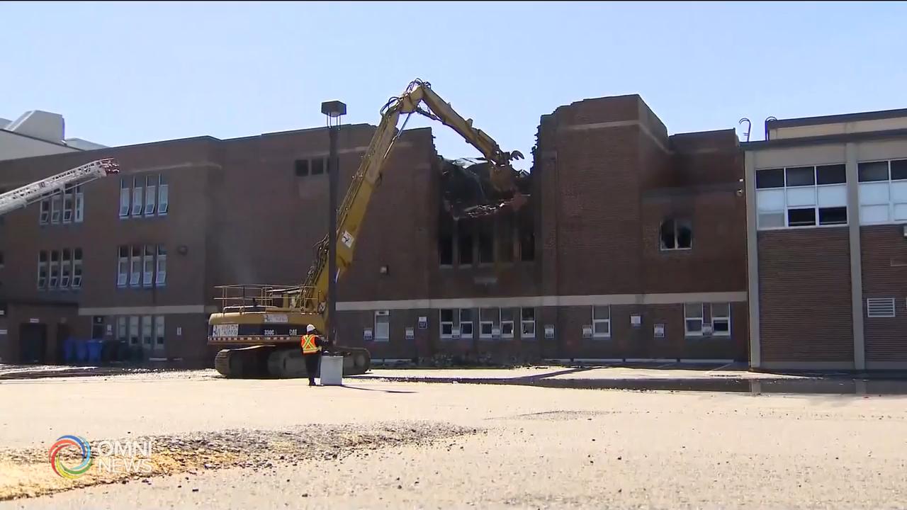 北約克歷史中學六級大火終於救熄 -- May 08, 2019 (ON)