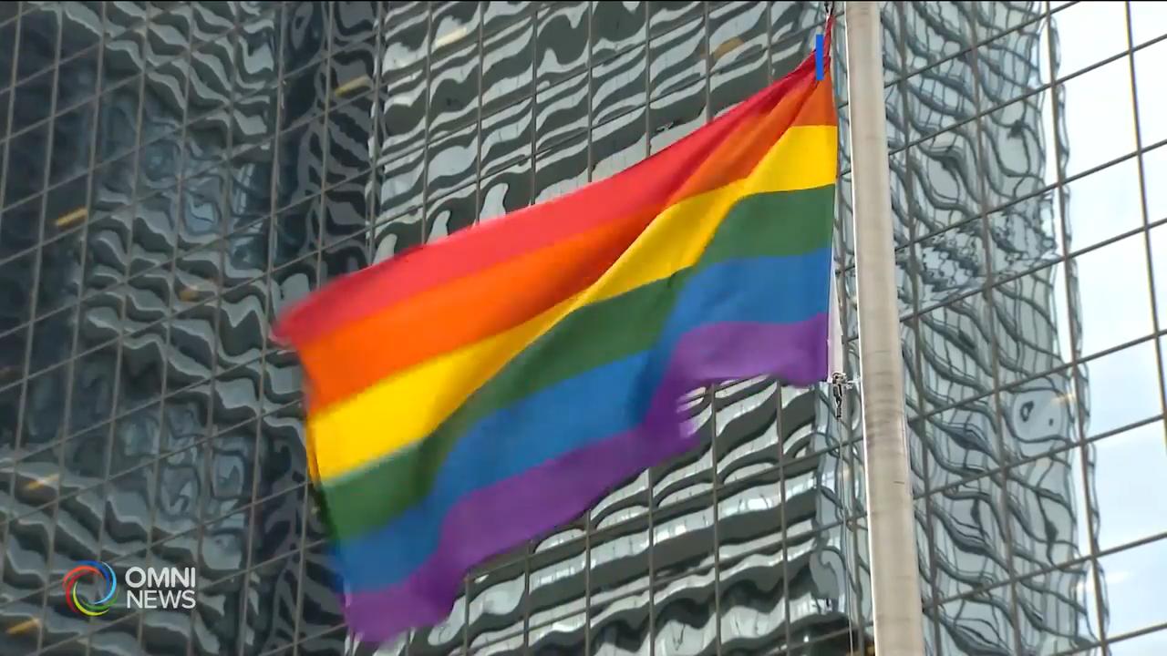 多倫多市政大樓及警察總部升起彩虹旗 -- Jun 04, 2019 (ON)