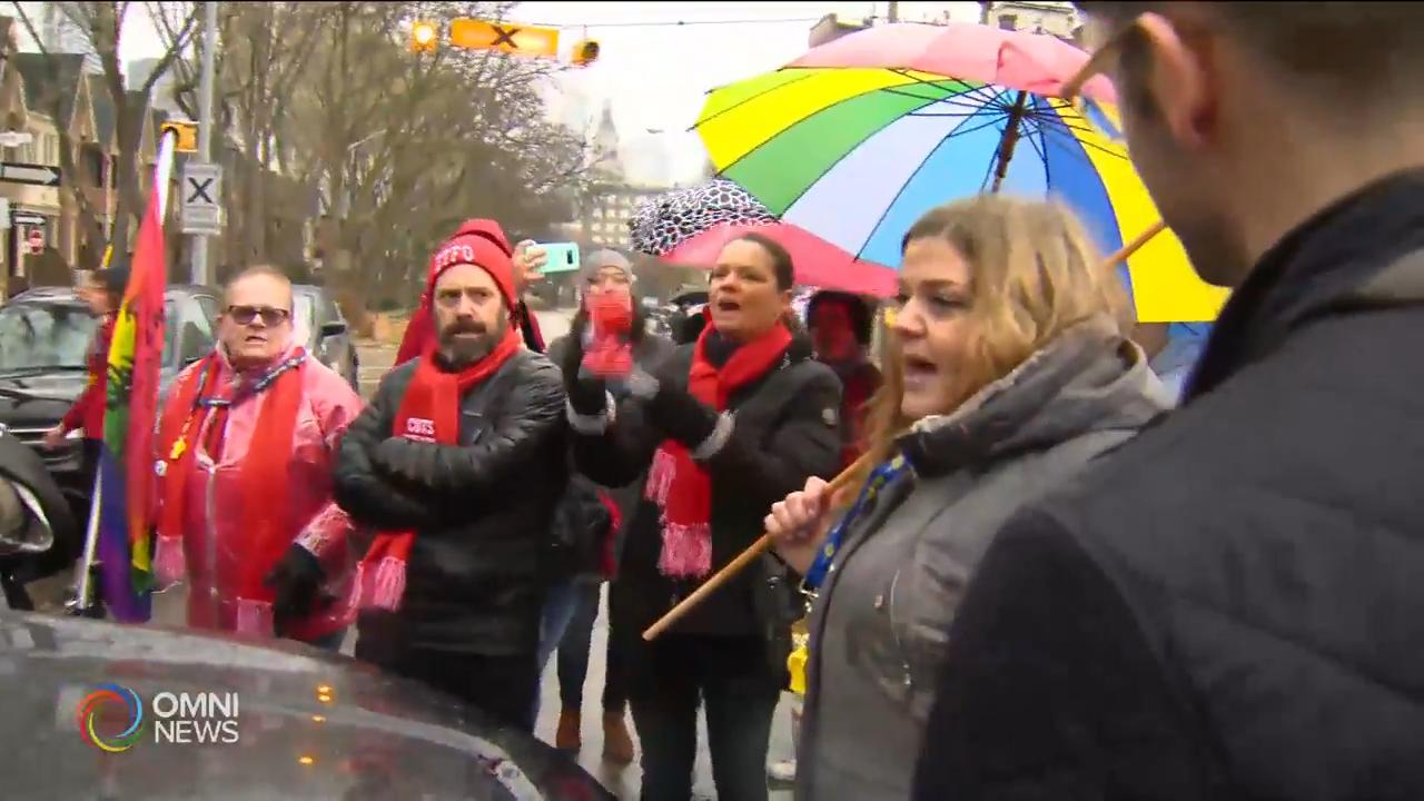 教師工會成員向省教育部長示威抗議 -- Nov 27, 2019 (ON)