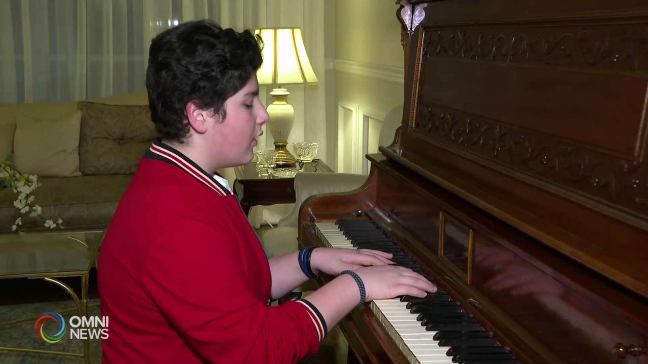 Alexander D'Alesio, un giovane ragazzo italo-canadese di Montreal con la passione per il canto, nata all'età di 3 anni e mezzo
