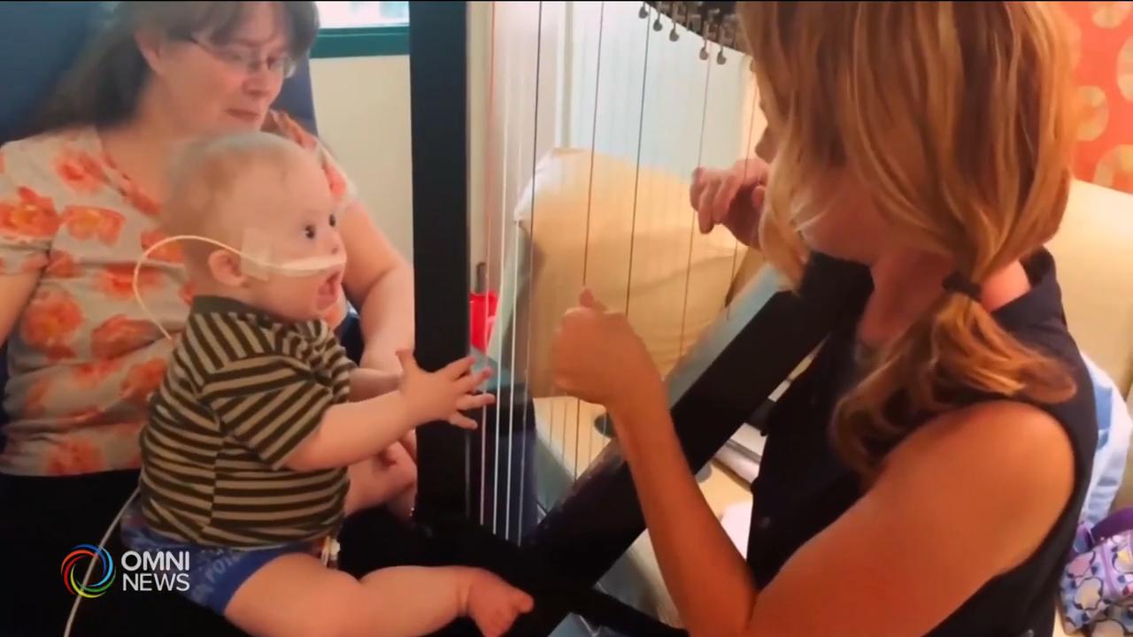 豎琴家以美妙琴聲為住院的嬰孩打氣 -- Apr 29, 2020 (ON)