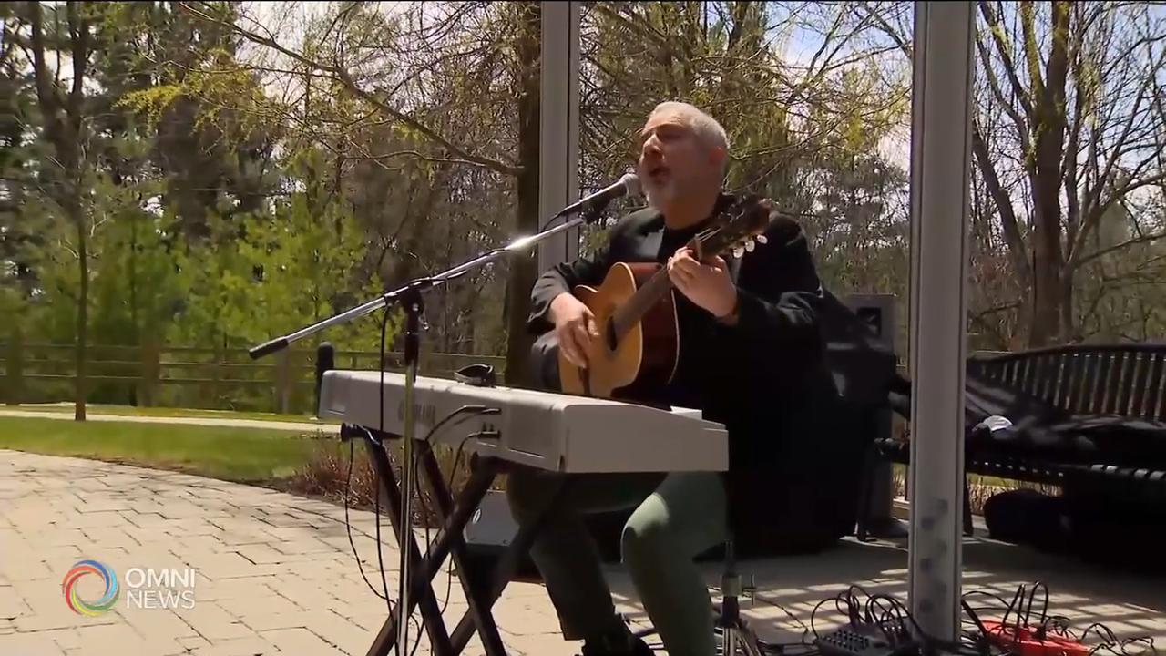 旺市義工以歌聲為長者及醫護人員打氣 -- May 06, 2020 (ON)