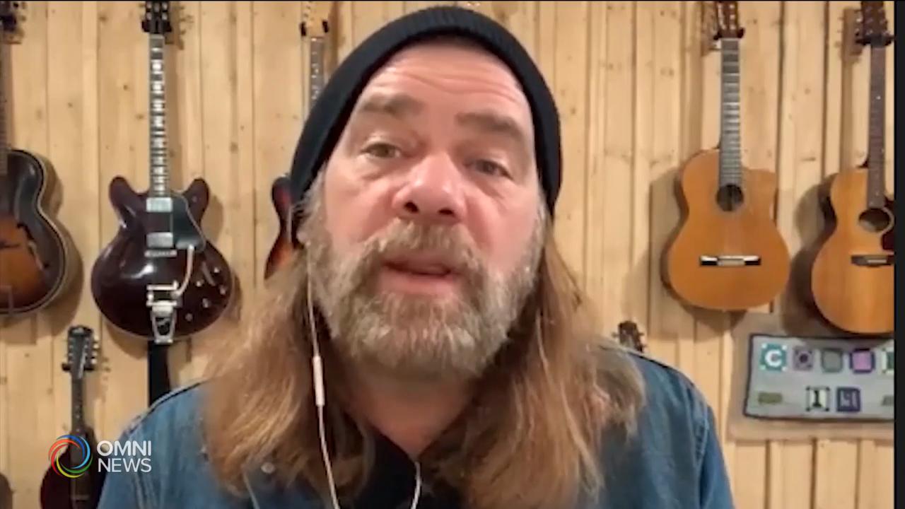 本國歌手 Alan Doyle 為推廣心理健康籌款 -- May 05, 2020 (ON)