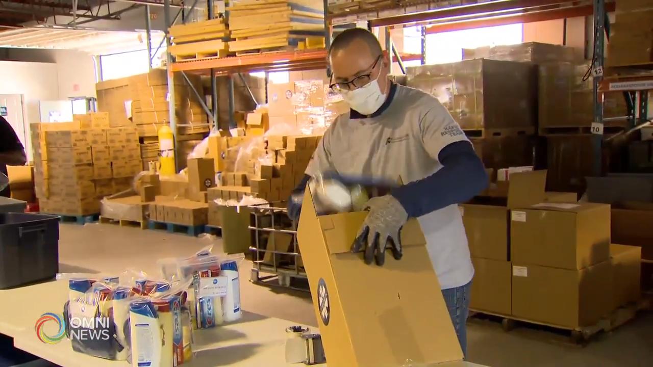 援助機構與不同企業携手送出救助物品 -- May 21, 2020 (ON)