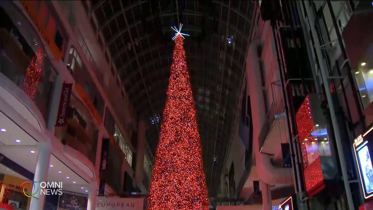 Eaton Centre举行圣诞树亮灯活动－ Nov 19, 2020