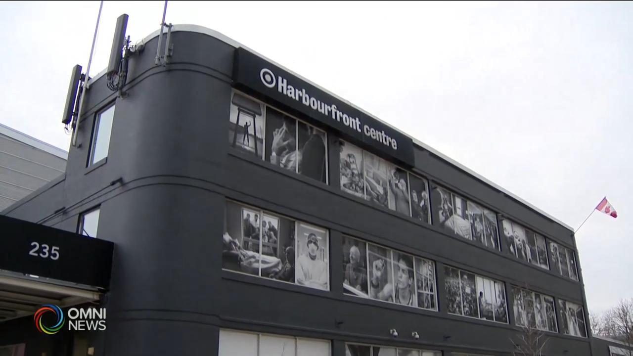 多倫多湖濱中心攝影展覽 展示疫情影響 -- Nov 30, 2020 (ON)