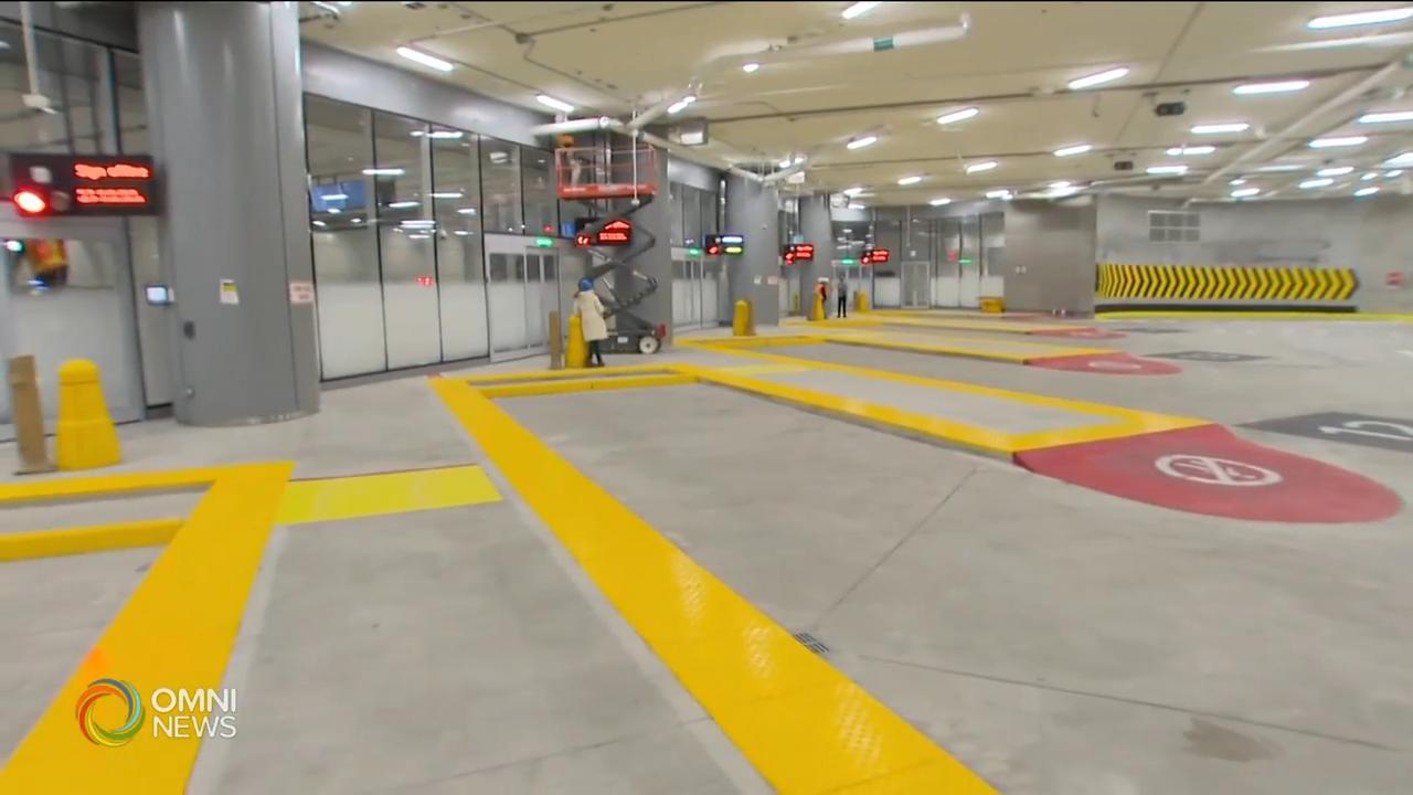 全新的聯合車站巴士總站 週末正式使用-- Dec 02, 2020 (ON)